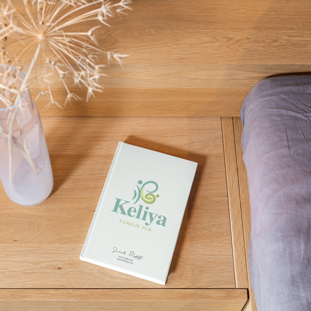 Erinnerungstagebuch für das erste Babyjahr um Meilensteine festzuhalten